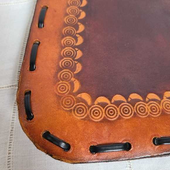 HANDMADE - Embossed leather purse - Picture 5 of 8